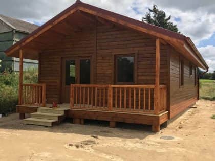 mobile-log-cabin-with-cavity-walls-built-by-Timberlogbuild-ltd (2)