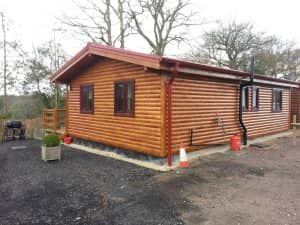 exterior-of-a-mobile-log-cabin-with-cavity-wall (10)