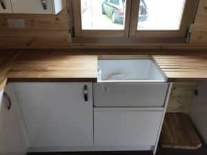 interior-of-a-mobile-log-cabin-built-with-95mm-thermo-wall-by-Timberlogbuild-ltd (13)